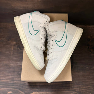 Nike Dunk High First Use Sail Size 8 (Pre-Owned) - Image 2