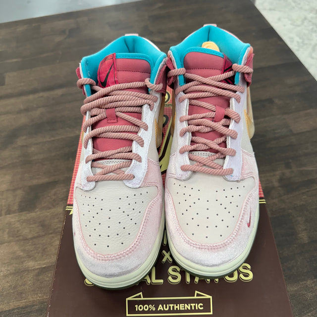 Strawberry Milk Sb Dunk Low (USED)