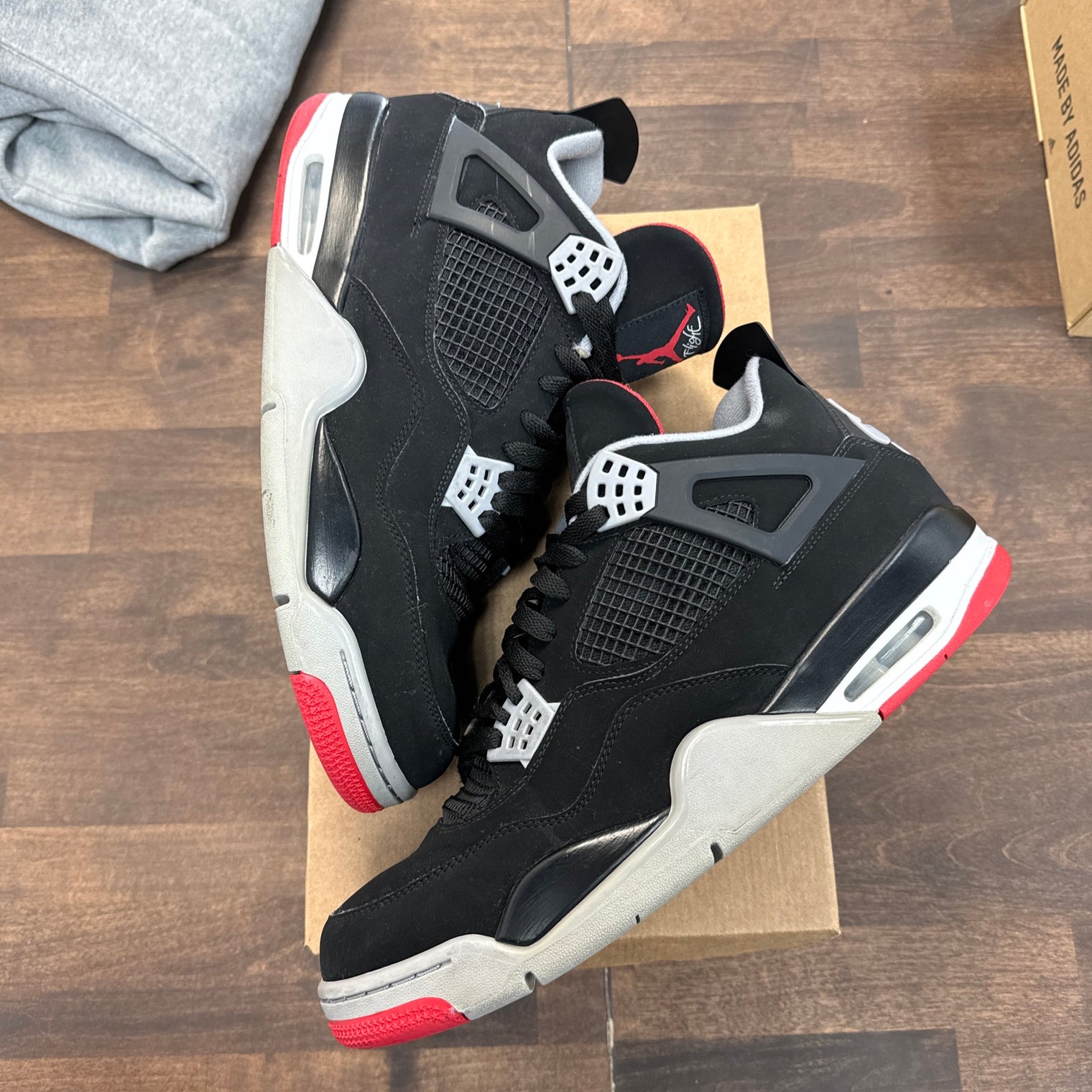 Jordan 4 Bred 2019 (Upside down tongue) (USED NO BOX)
