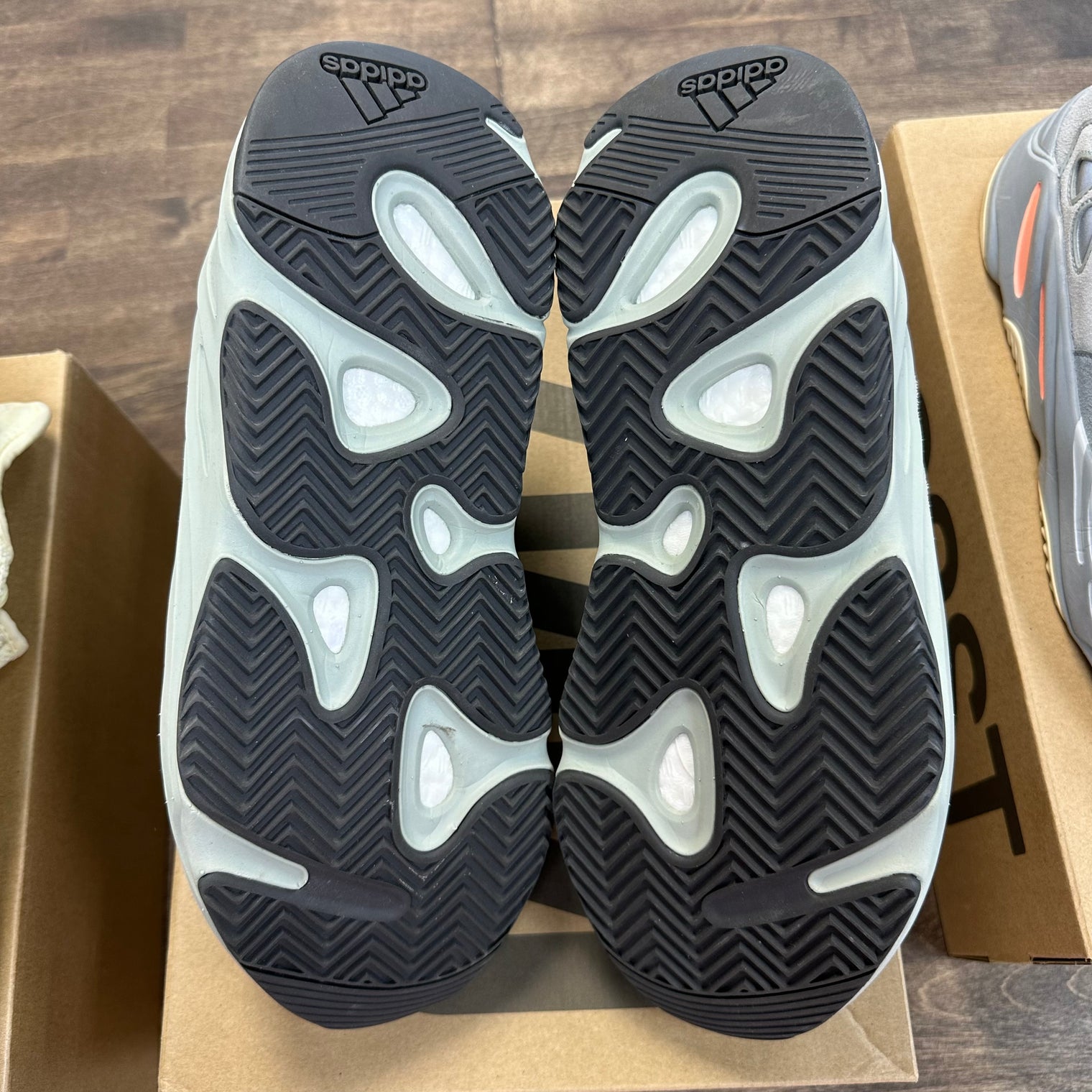 Salt Yeezy 700 (USED, Replacement Box)