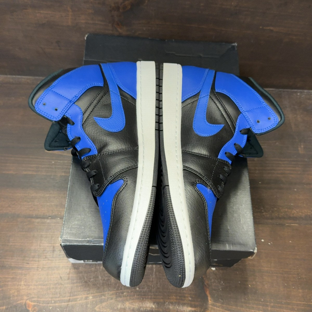 Jordan 1 Mid Hyper Royal Tumbled Leather - Image 4