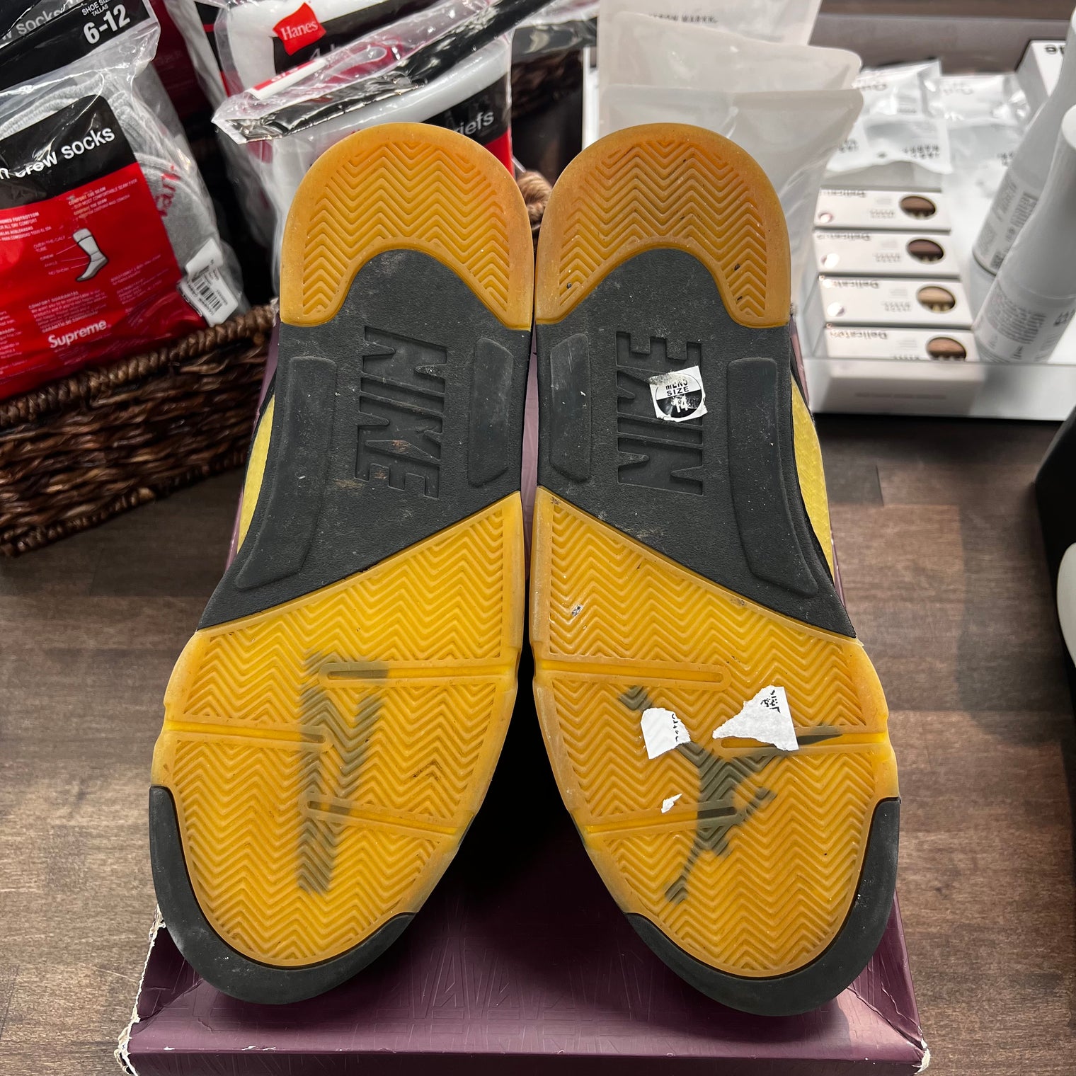A Ma Maniere Dusk Jordan 5 (USED)