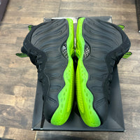 Black Volt Foamposite (USED)