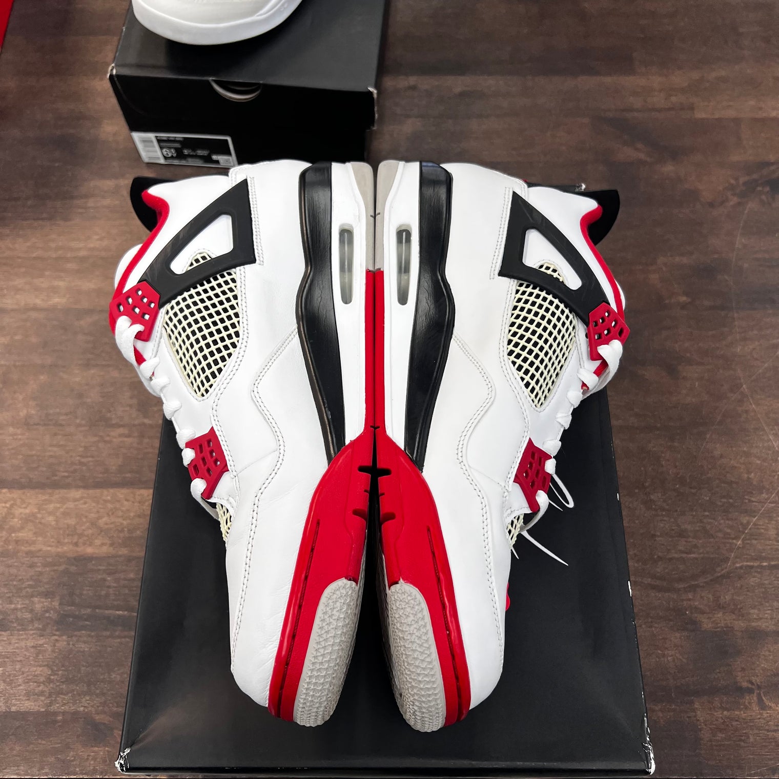 Fire Red Jordan 4 (2019) (USED)