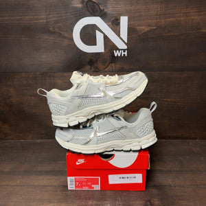 Nike Zoom Vomero 5 Photon Dust Chrome (GS) - Image 1