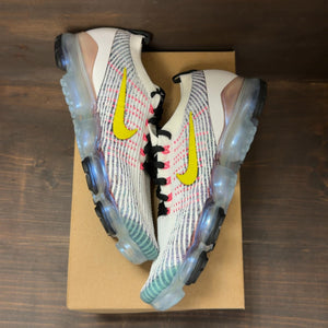 Nike Air VaporMax 3 White Dynamic Yellow Size 12.5 - Image 2