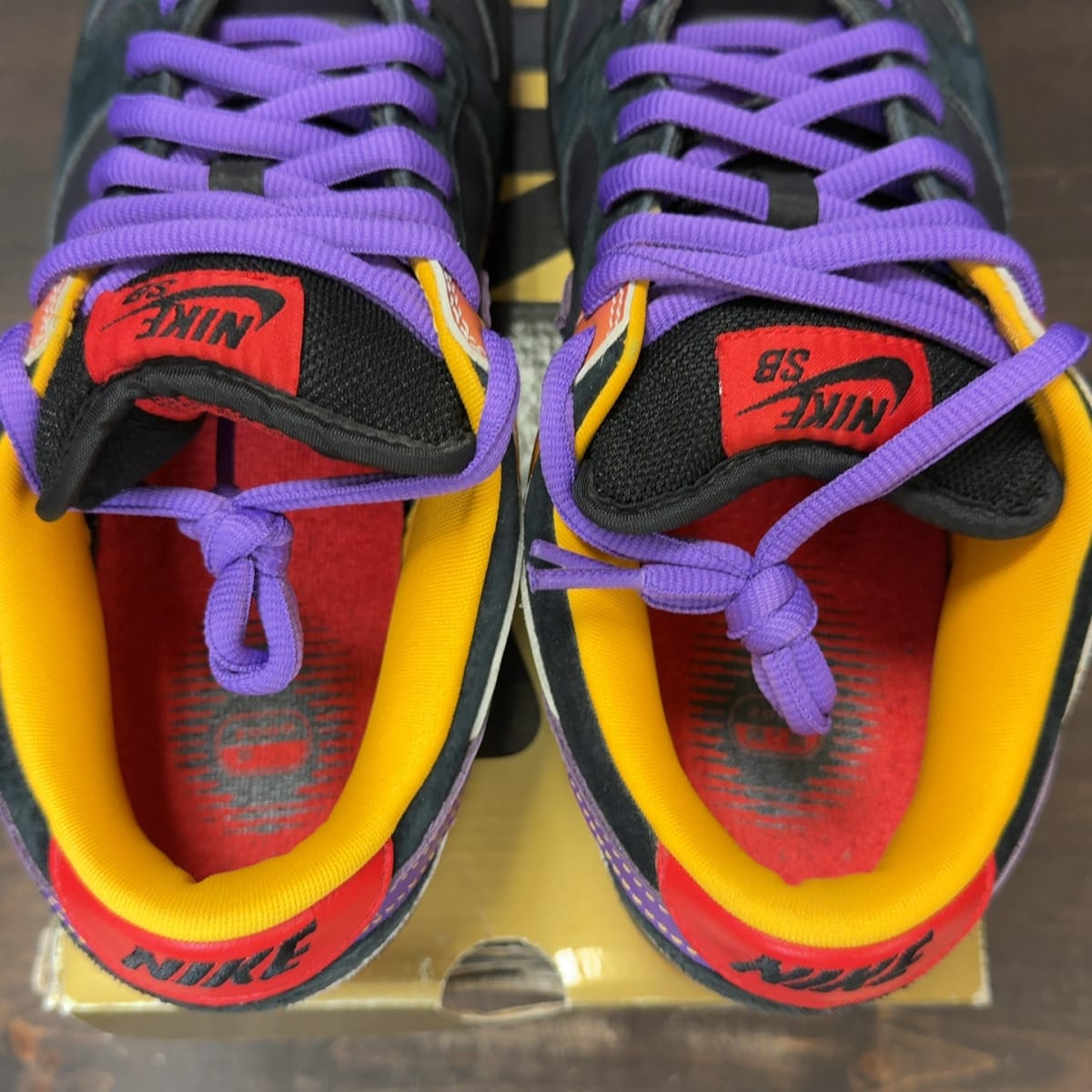 Nike SB Dunk Low Appetite for Destruction Size 9.5 (Pre-Owned) - aux