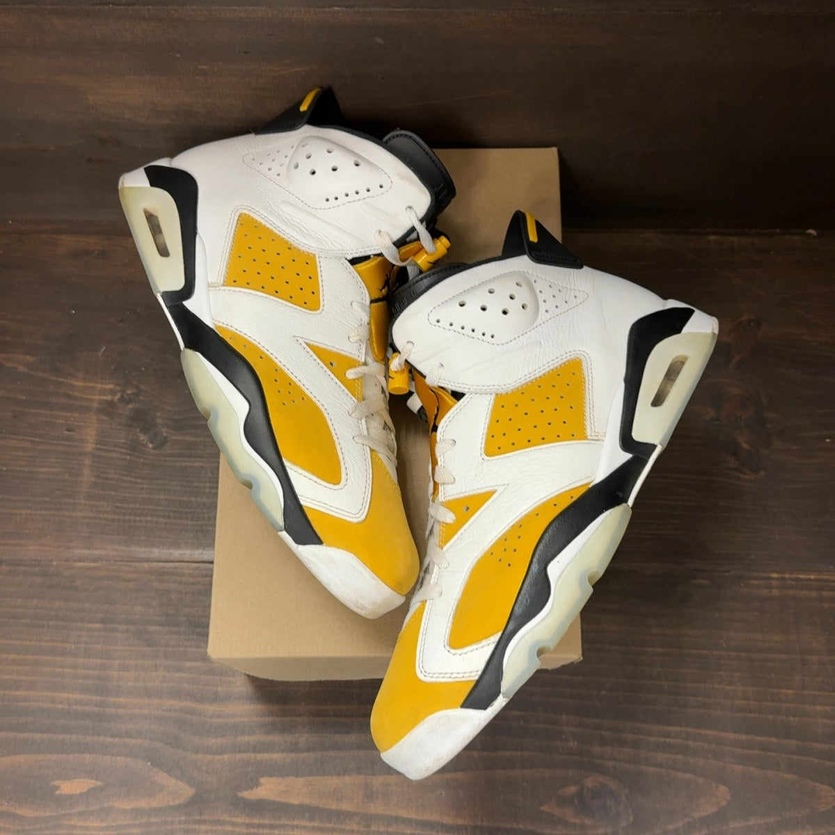 Jordan 6 Retro Yellow Ochre Size 13 (Pre-Owned) - Image 2