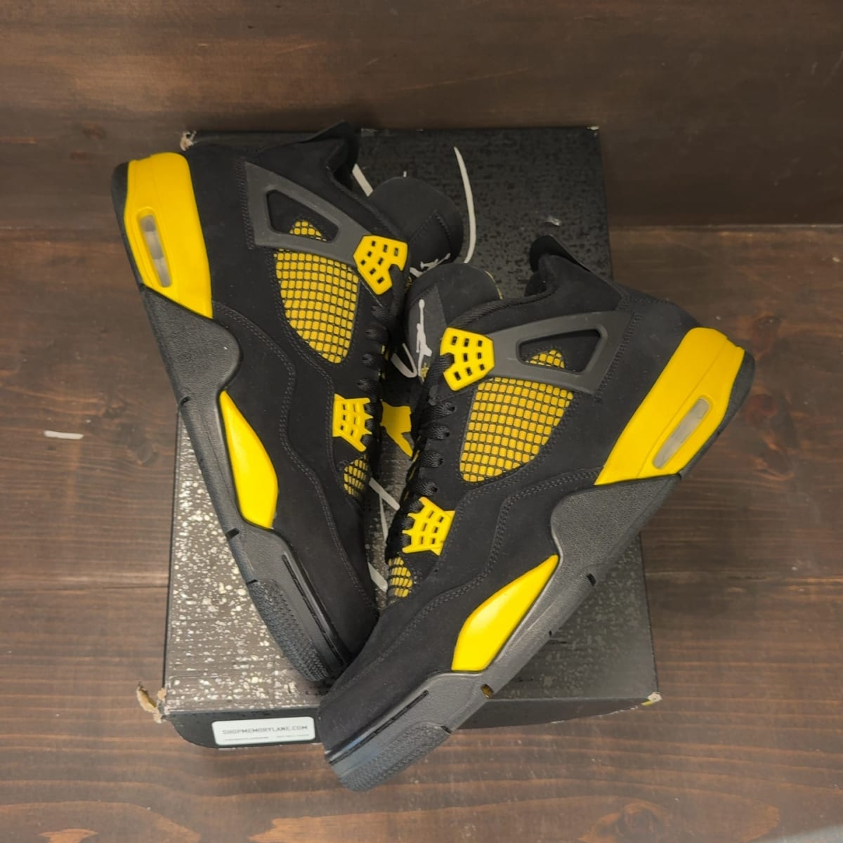 Jordan 4 Retro Thunder (2023) Size 12 (Pre-Owned) - back