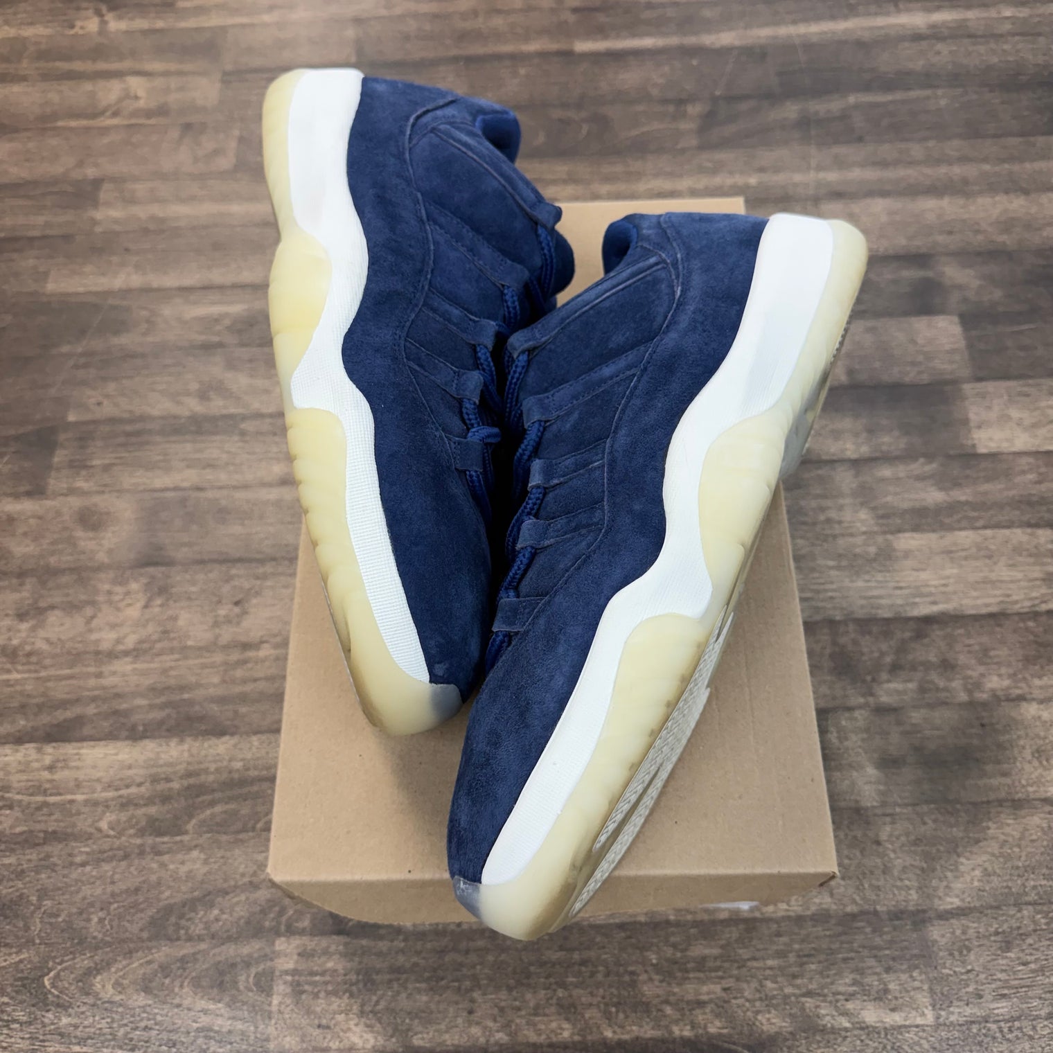 Derek Jeter Jordan 11 Retro Low (USED, No Box)