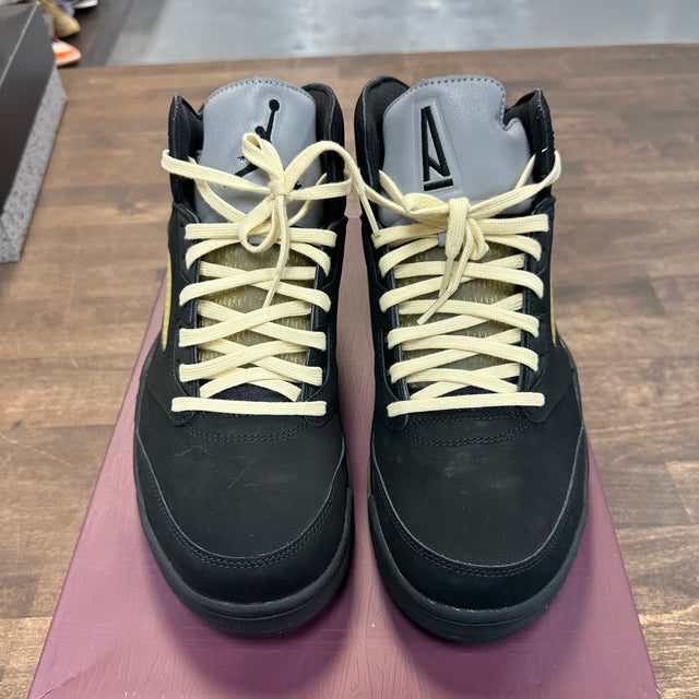 A Ma Maniere Dusk Jordan 5 (USED)