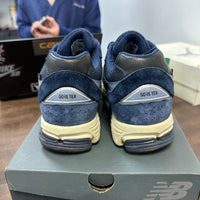 Gore Tex New Balance 2002R Navy (USED)