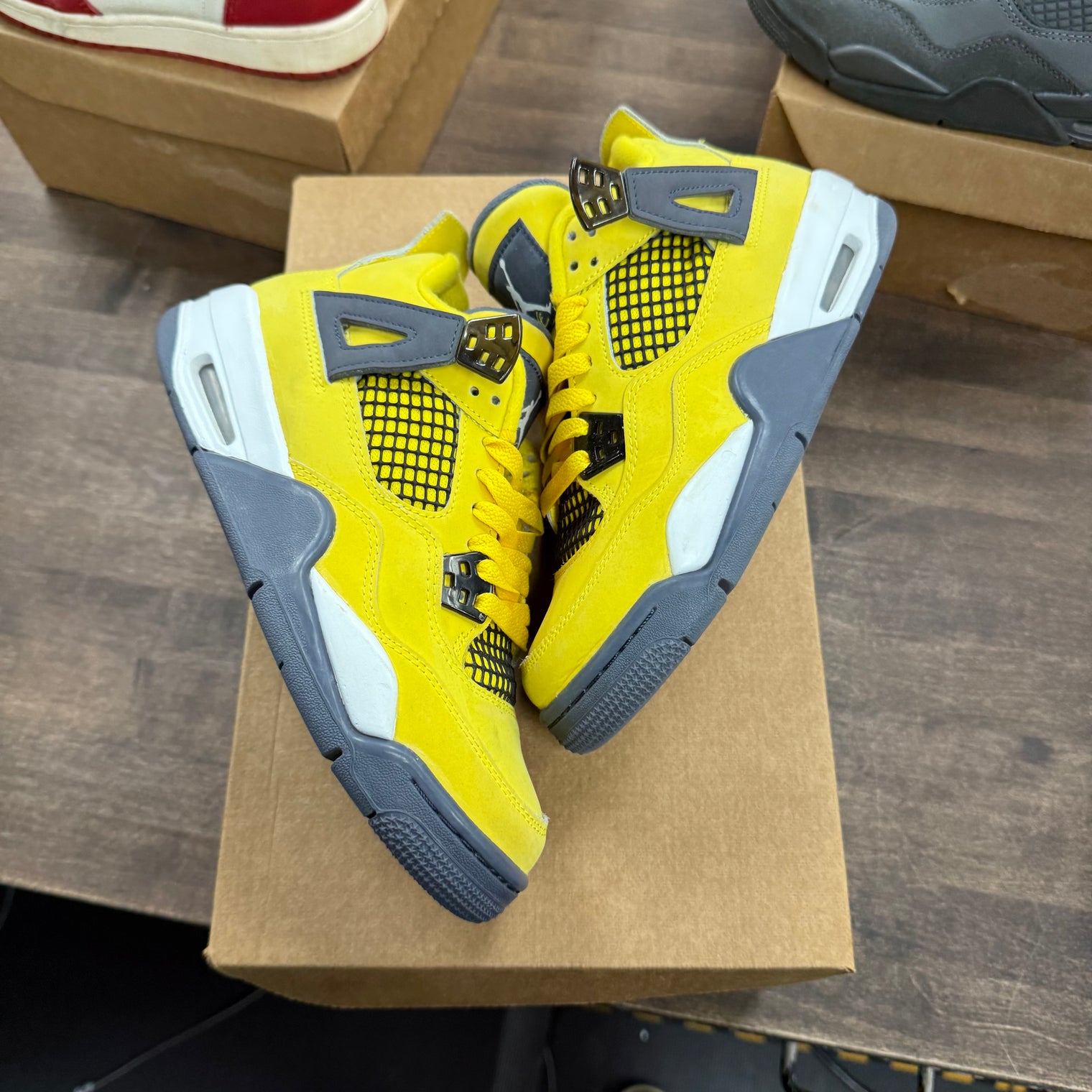 Lightning Jordan 4 Retro (GS) (USED, No Box)