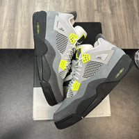 Jordan 4 SE Neon (USED)