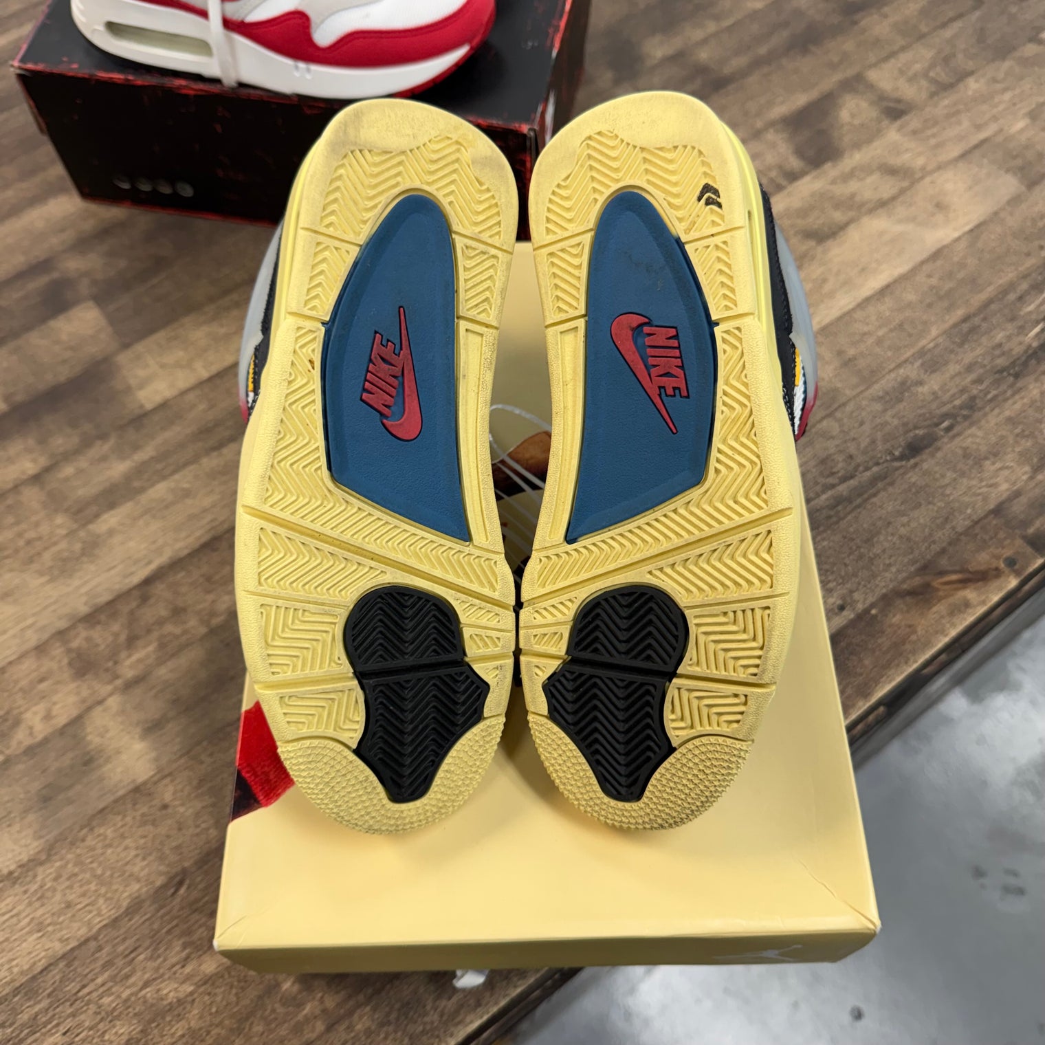 Jordan 4 Retro Union Off Noir (US 7) (USED)