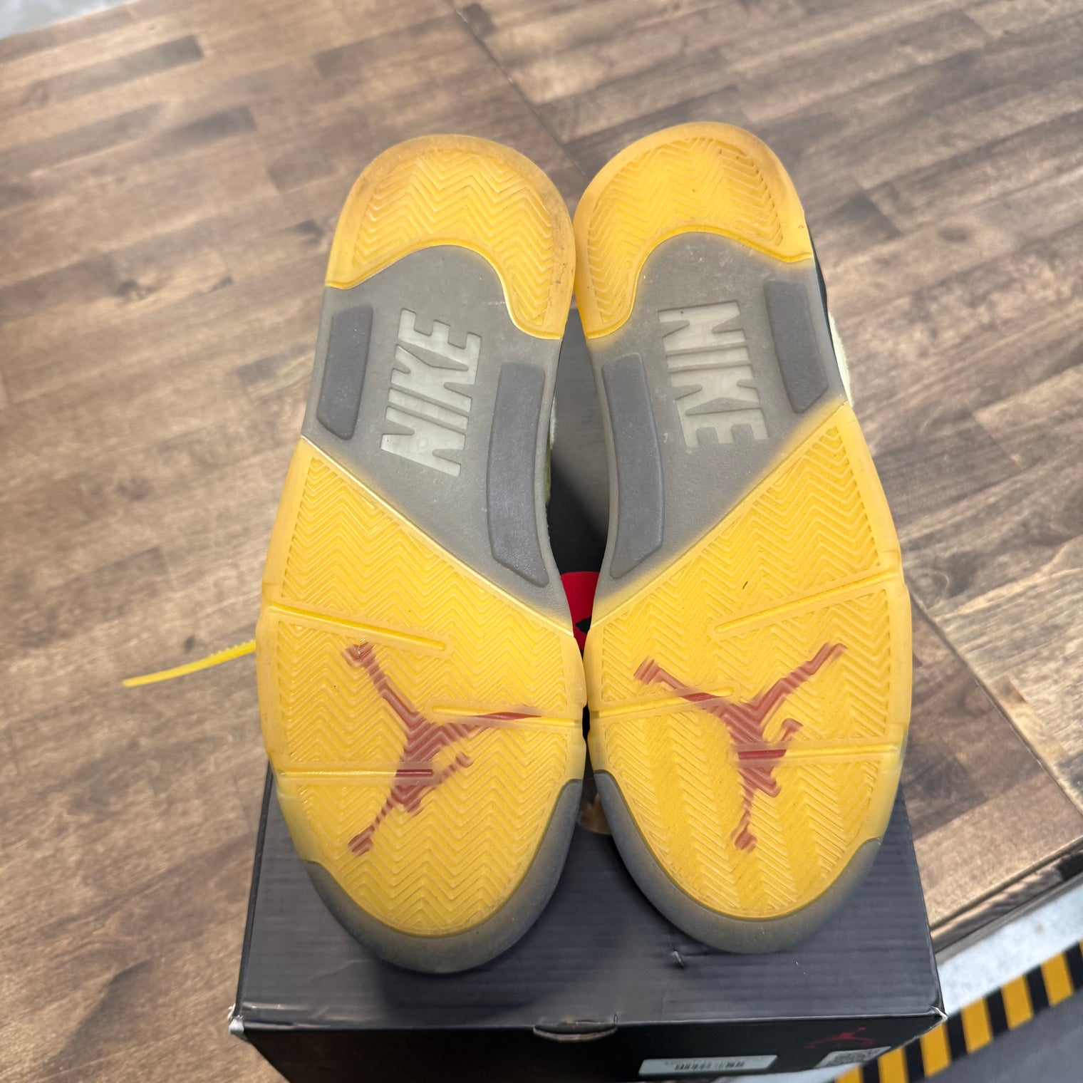 Off White Sail Jordan 5 Retro (USED)