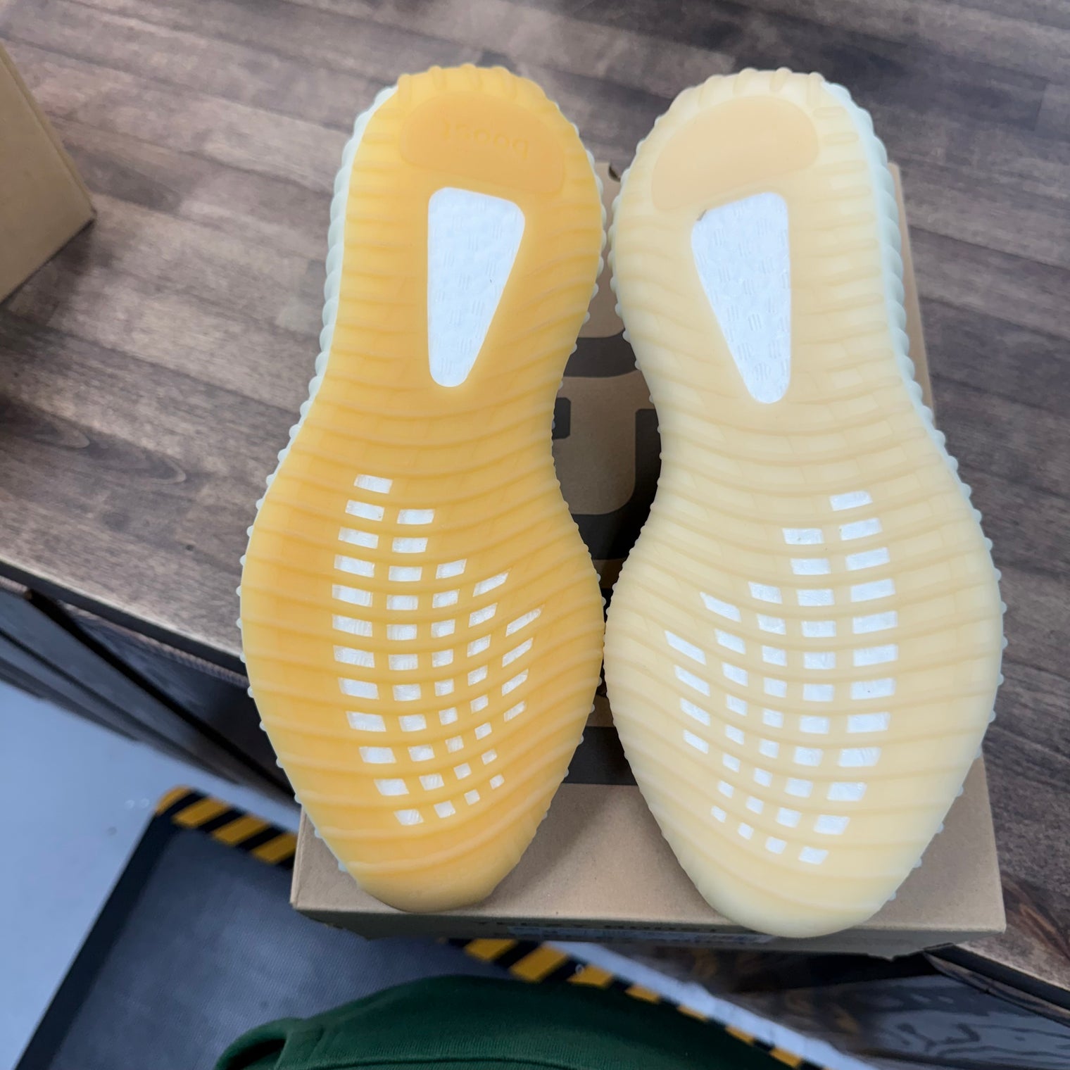 Zyon Yeezy 350 (Lightly Worn)