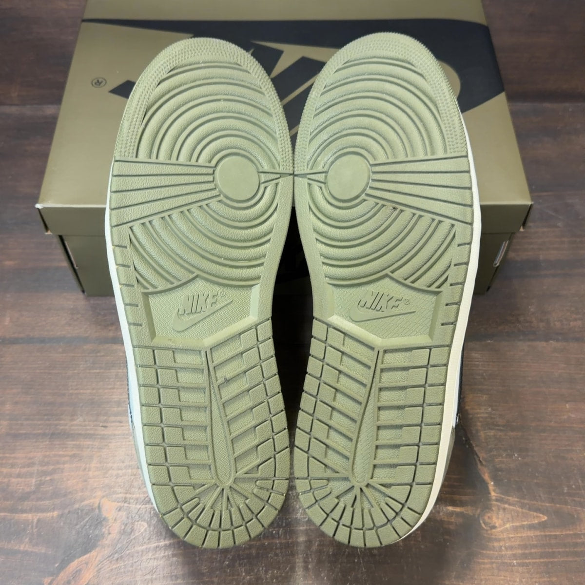 Jordan 1 Retro Low OG Medium Olive - Image 7