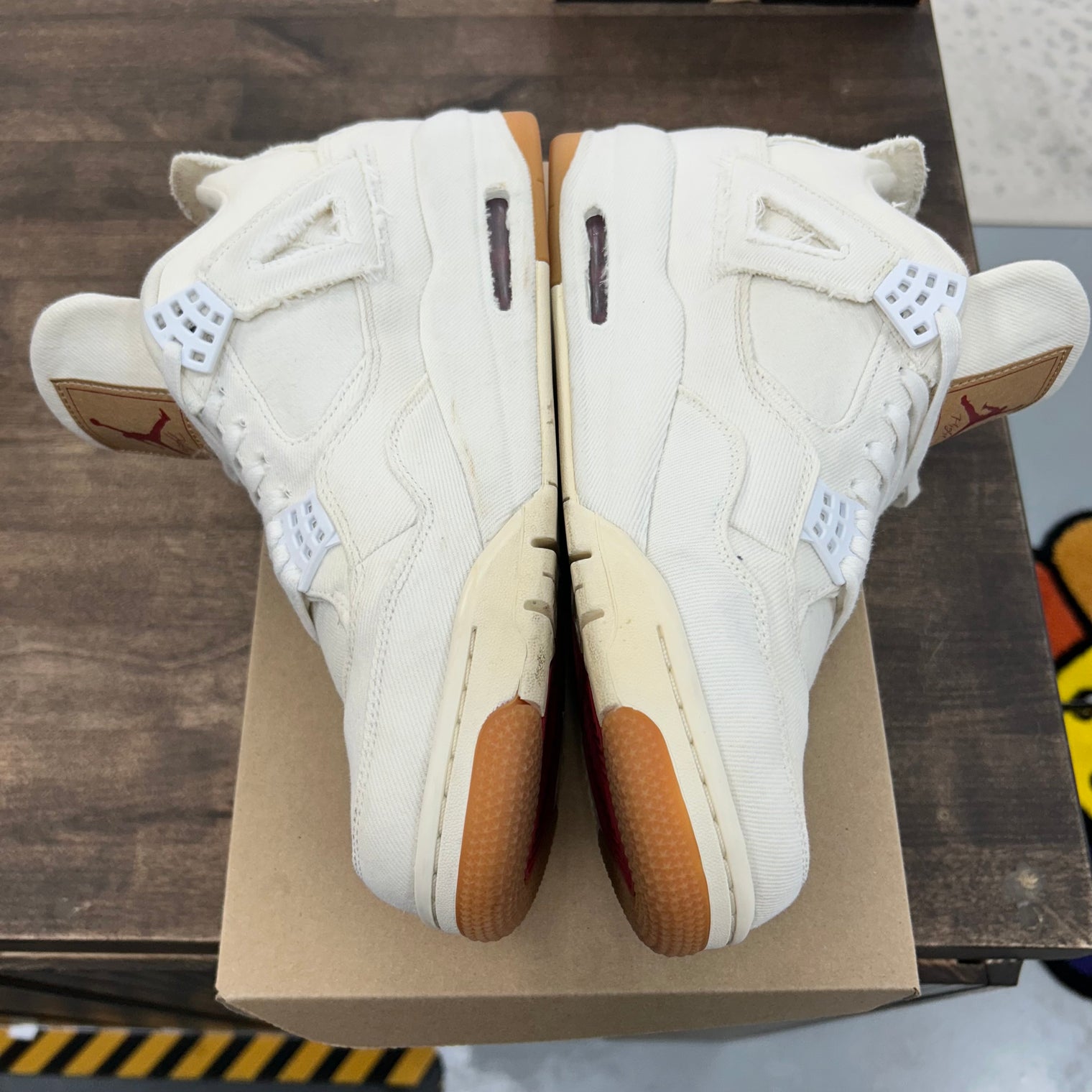 Levi Jordan 4 White Levi Tag (USED,No Box)