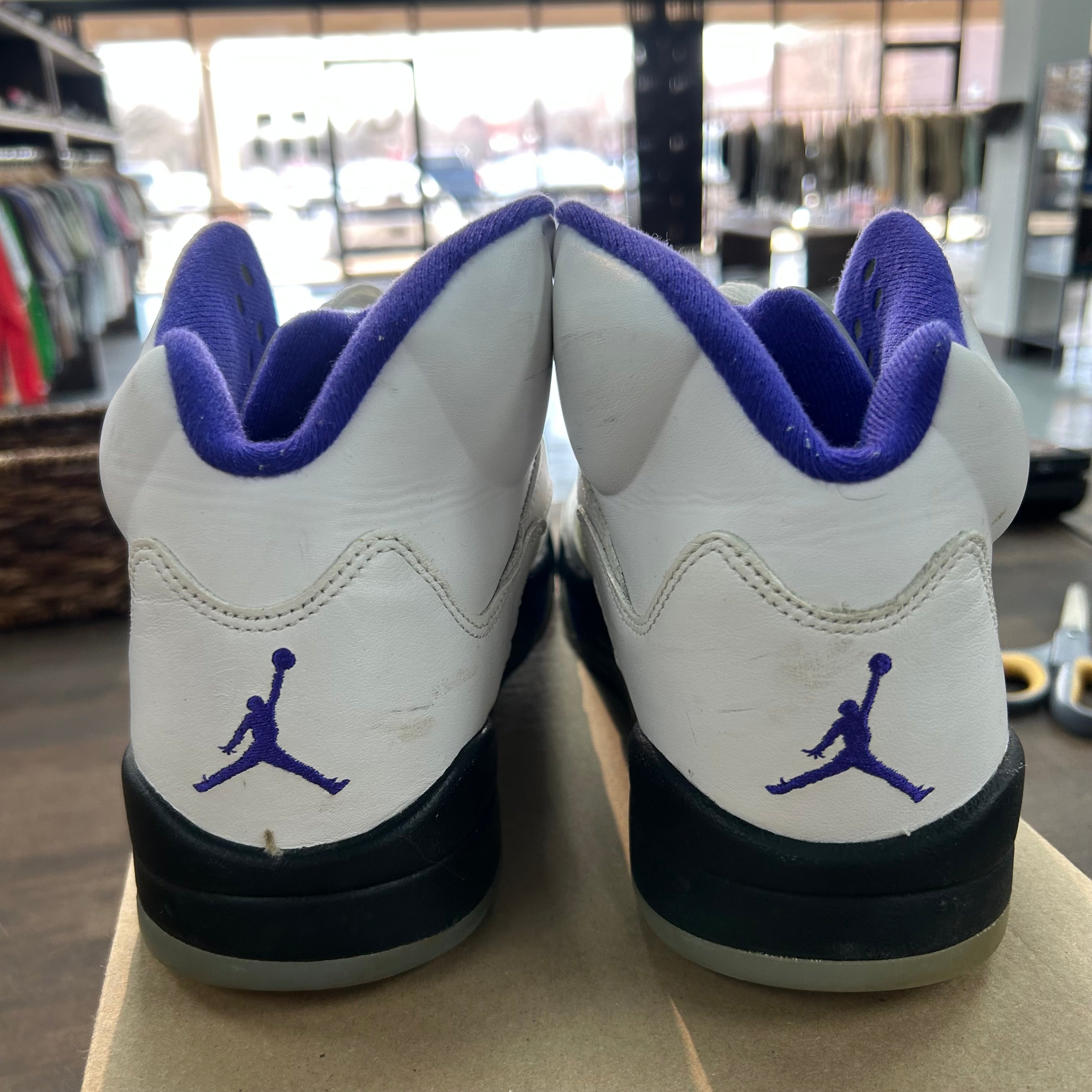 Jordan 5 Retro Dark Concord (US 10.5) (USED, No Box) Size 10.5 (Pre-Owned) - Image 4