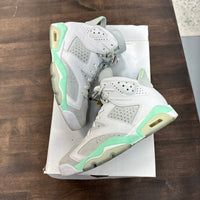 (W) Mint Jordan 6 (USED)