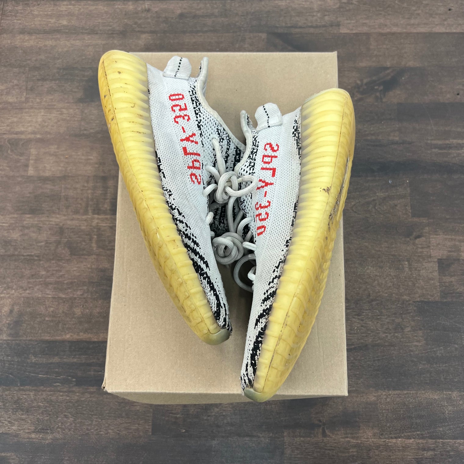 Zebra Yeezy 350 (USED,NO BOX)