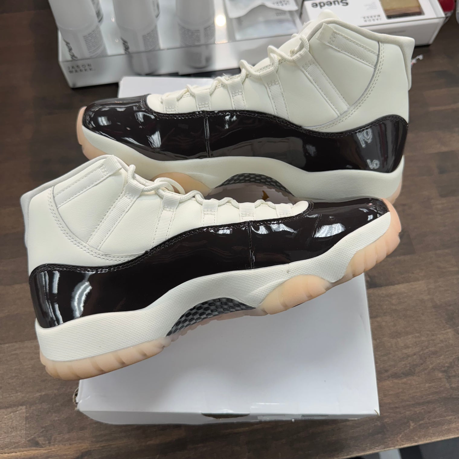 Neapolitan Jordan 11 (W) (USED)