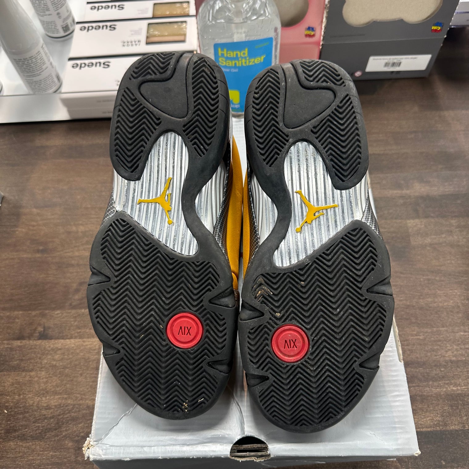 Ferrari University Gold Jordan 14 (USED)