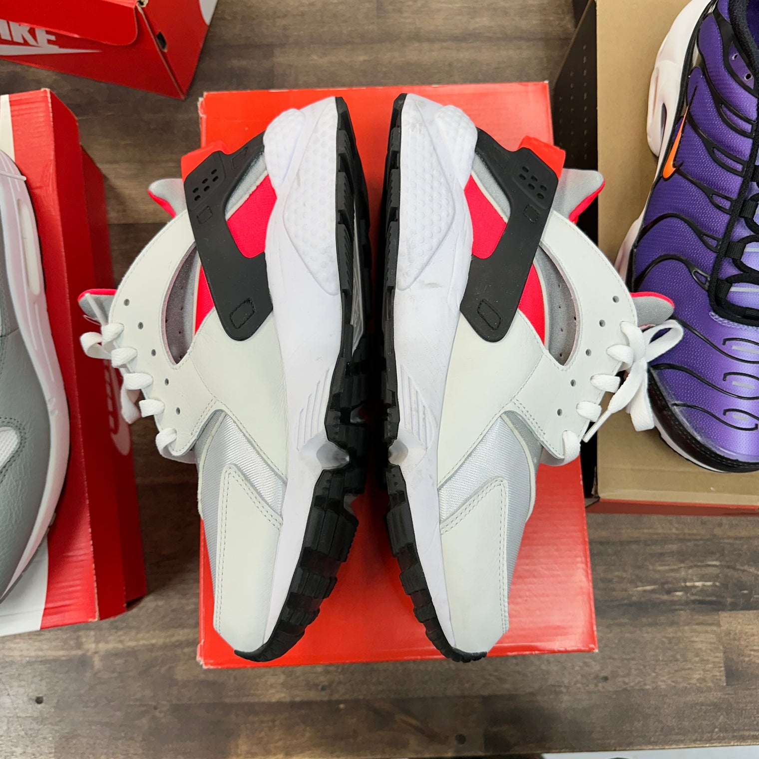 Icons Infrared Nike Air Huarache (USED, Replacement Box)