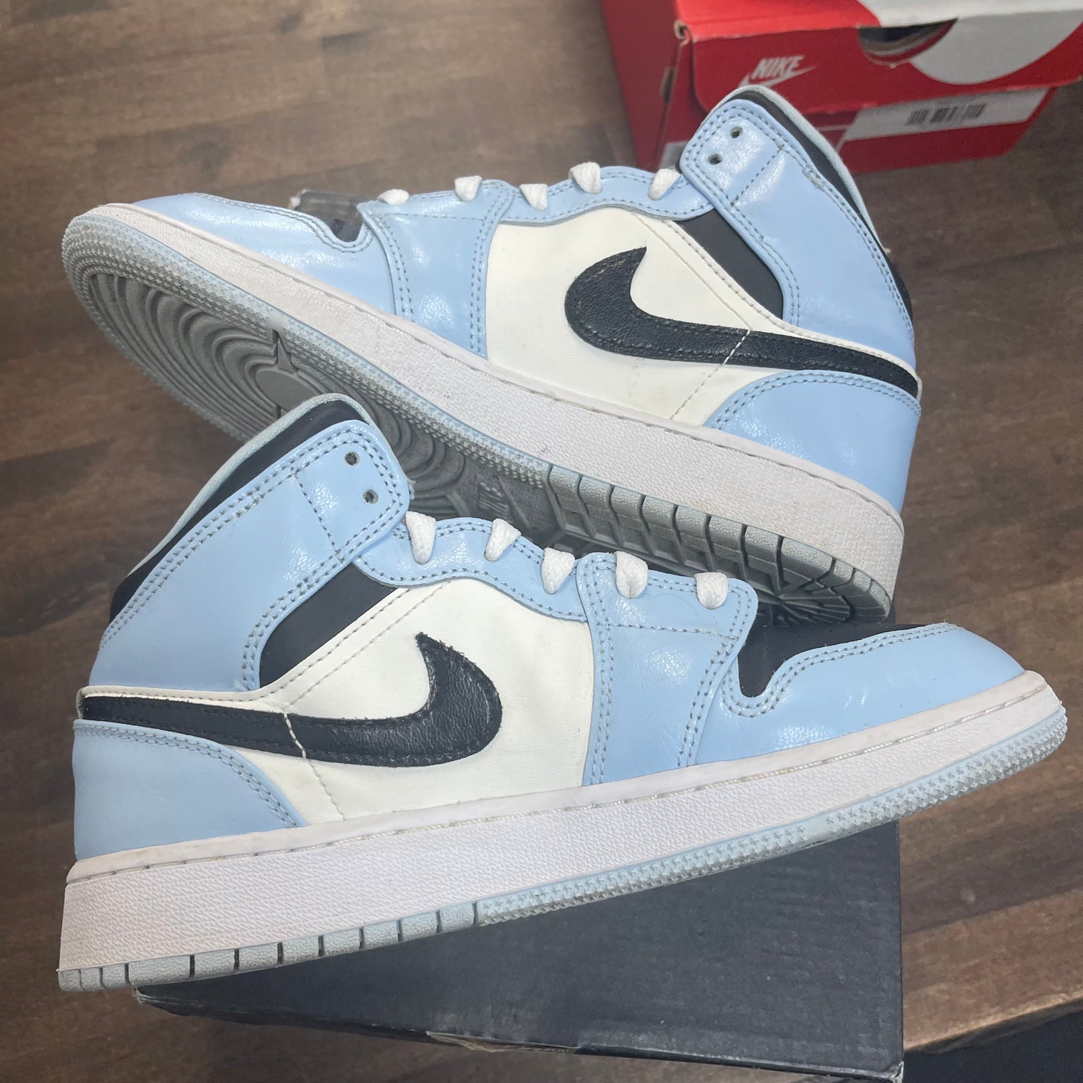 Ice Blue Jordan 1 Mid (2022) (GS) (USED)