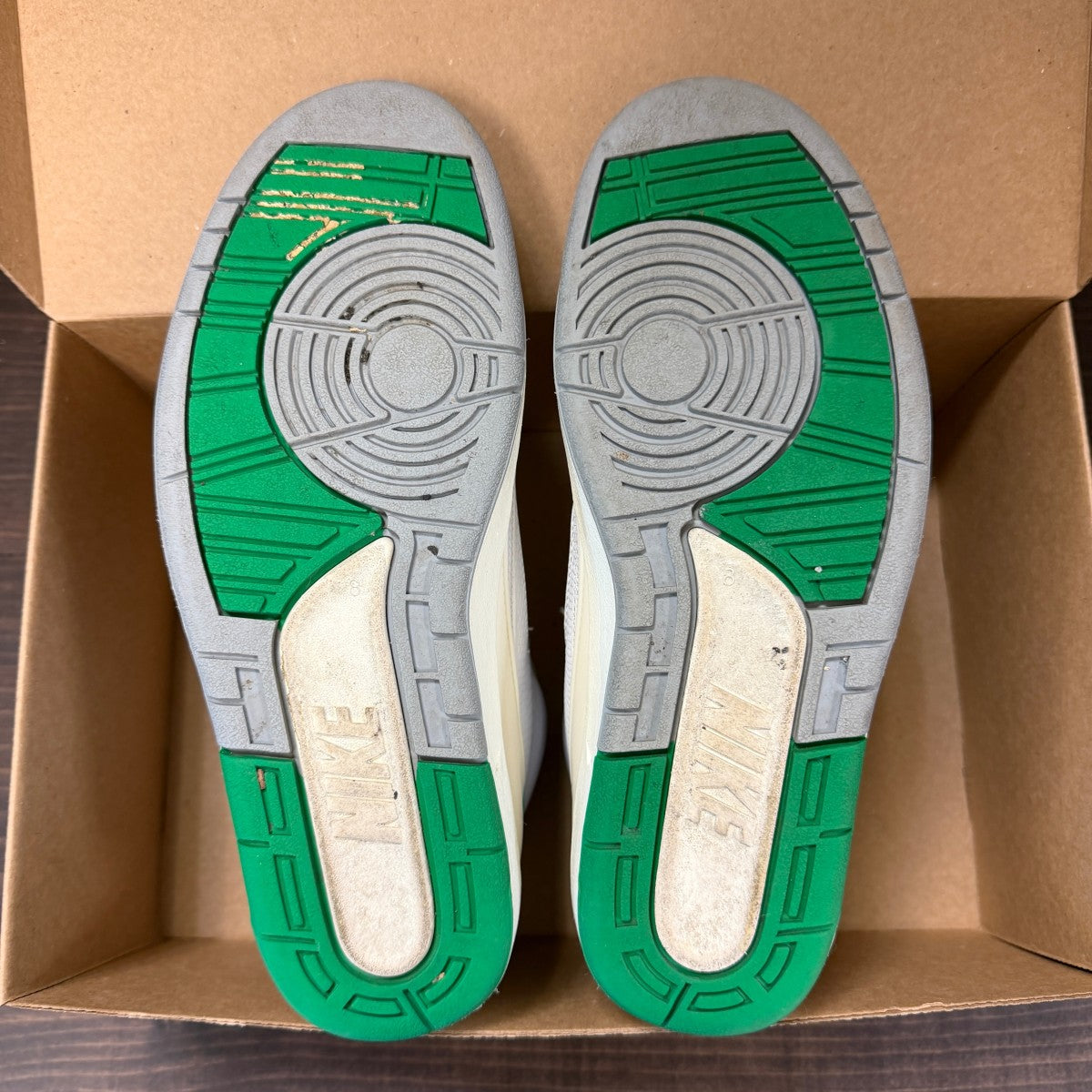 Jordan 2 Retro Lucky Green Size 8 (Pre-Owned) - Image 6