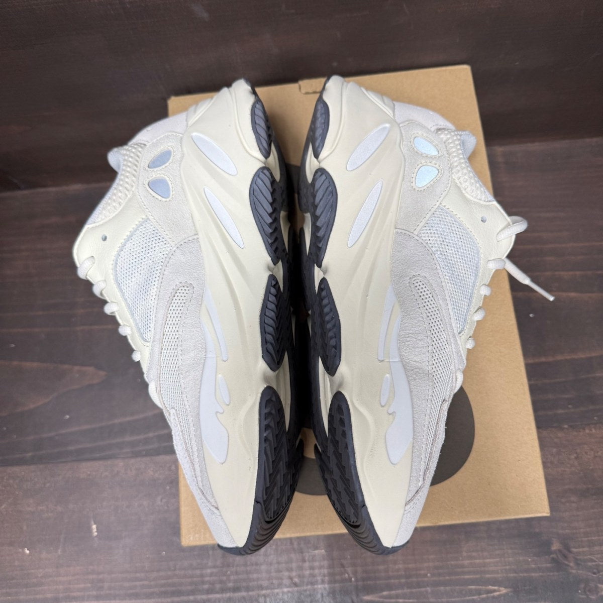 adidas Yeezy Boost 700 Analog - Image 3
