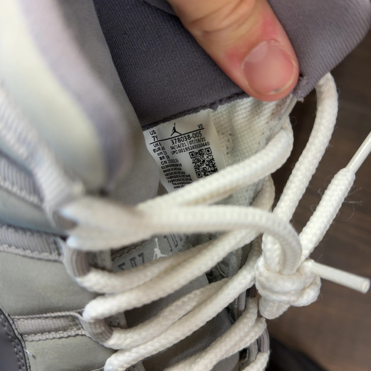 Jordan 11 Retro Cool Grey (2021) (GS) Size 7Y (Pre-Owned) - Image 7