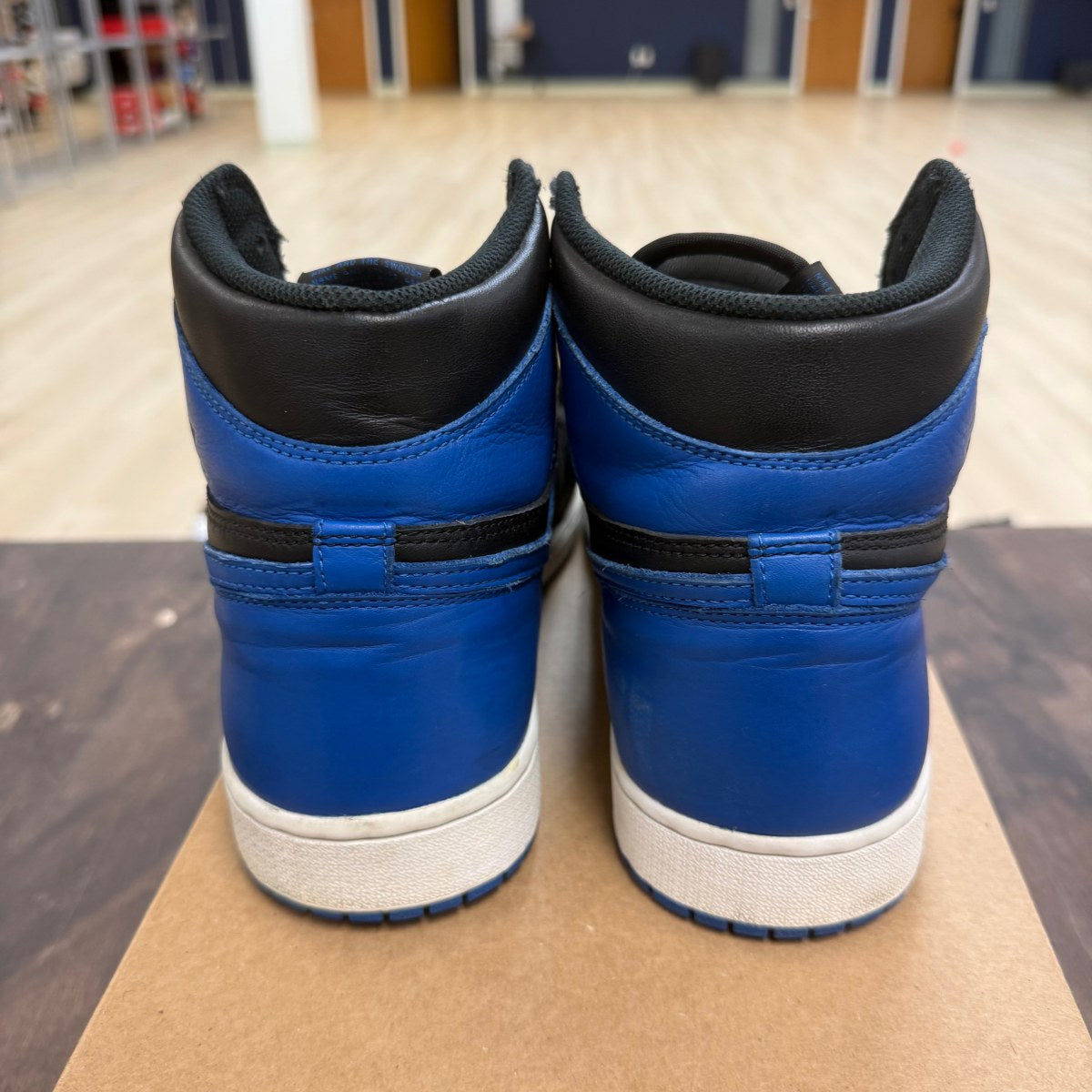 Jordan 1 Retro Royal (2017) Size 12 (Pre-Owned) - Image 3