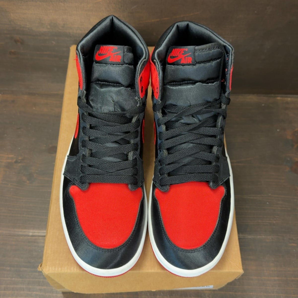 Jordan 1 Retro High OG Satin Bred (Women's) Size 10W - tag