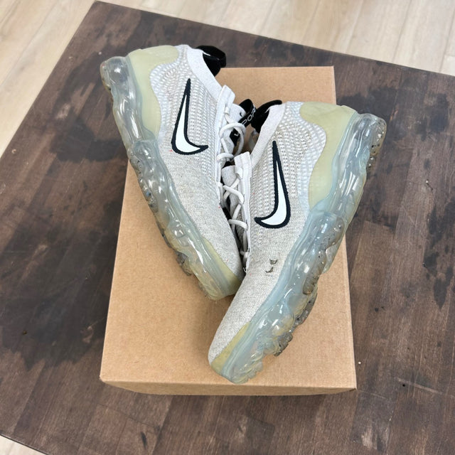 Nike Air VaporMax 2021 FK White Black Metallic Silver Size 8.5 (Pre-Owned) - Image 1