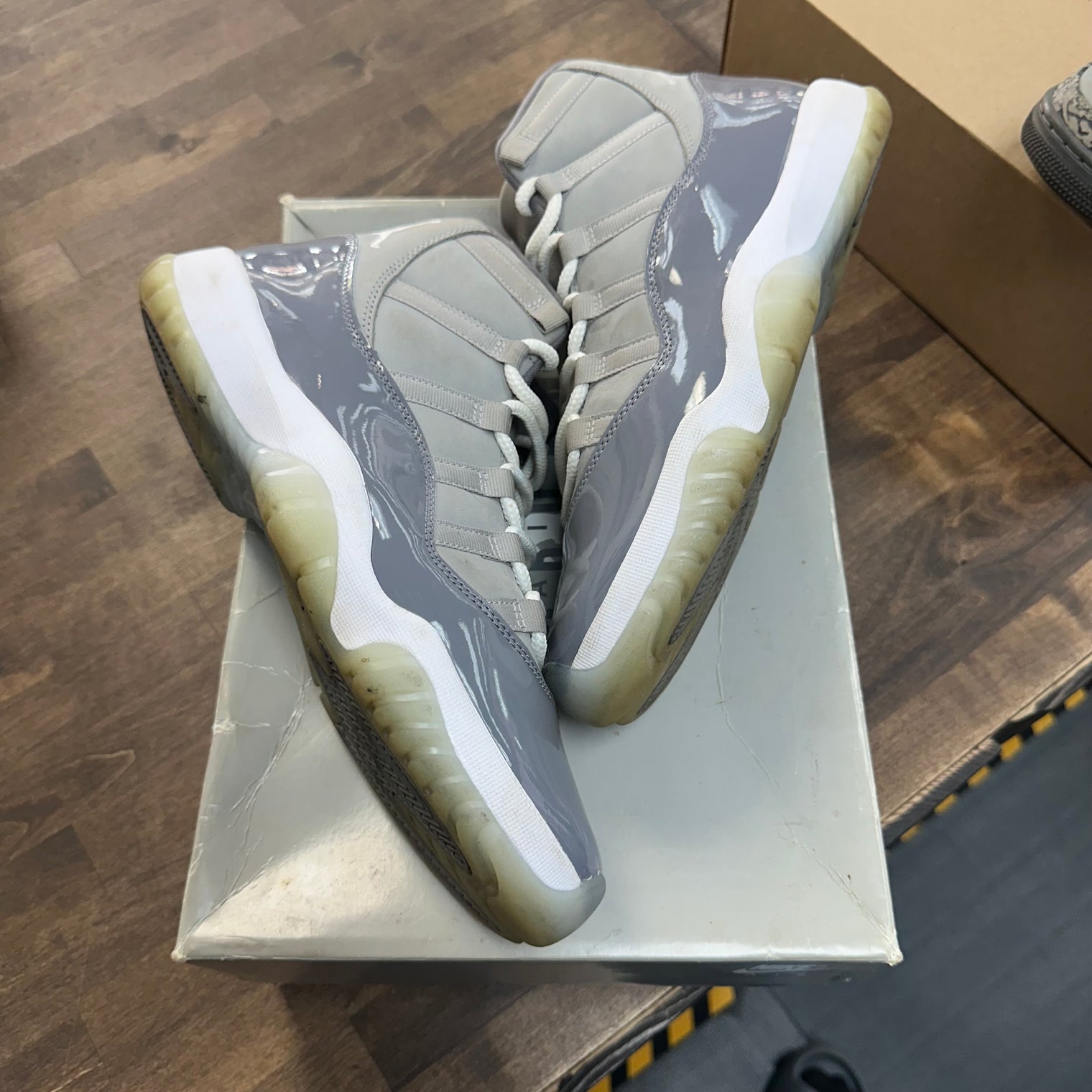 Cool Grey Jordan 11 (USED, No Insoles)