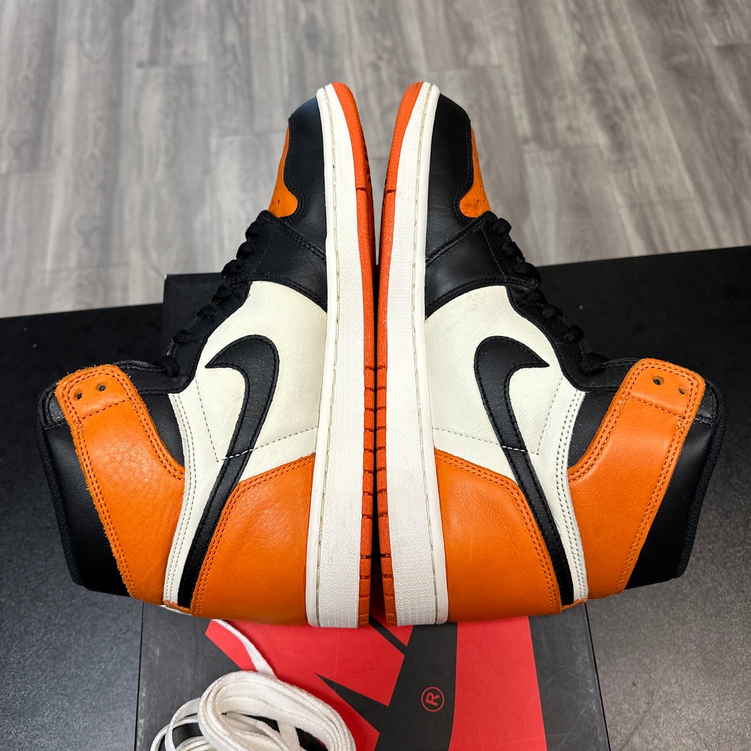 Shattered Backboard Jordan 1 High OG (USED)
