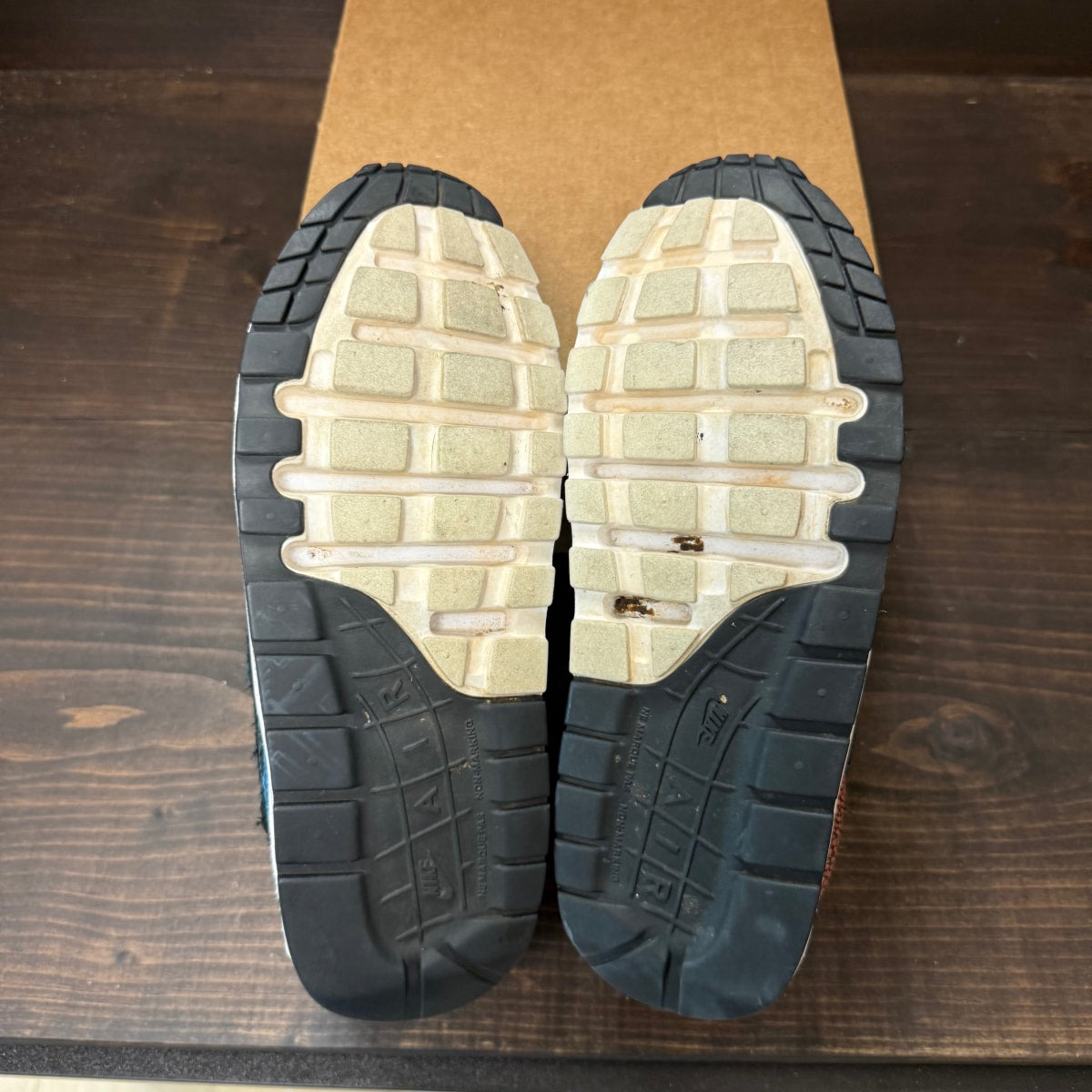 Nike Air Max 1 Swipa (GS) Size 7Y (Pre-Owned) - Image 6