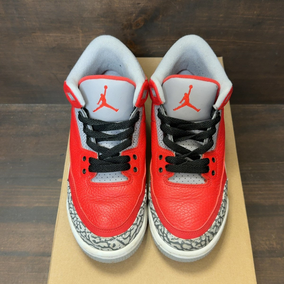 Jordan 3 Retro SE Fire Red (GS) Size 5.5Y (Pre-Owned) - Image 3