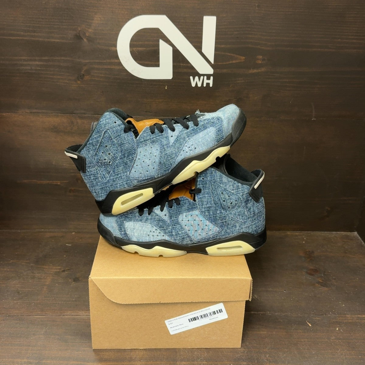 Jordan 6 Retro Washed Denim (GS) Size 6.5Y (Pre-Owned) - Image 1