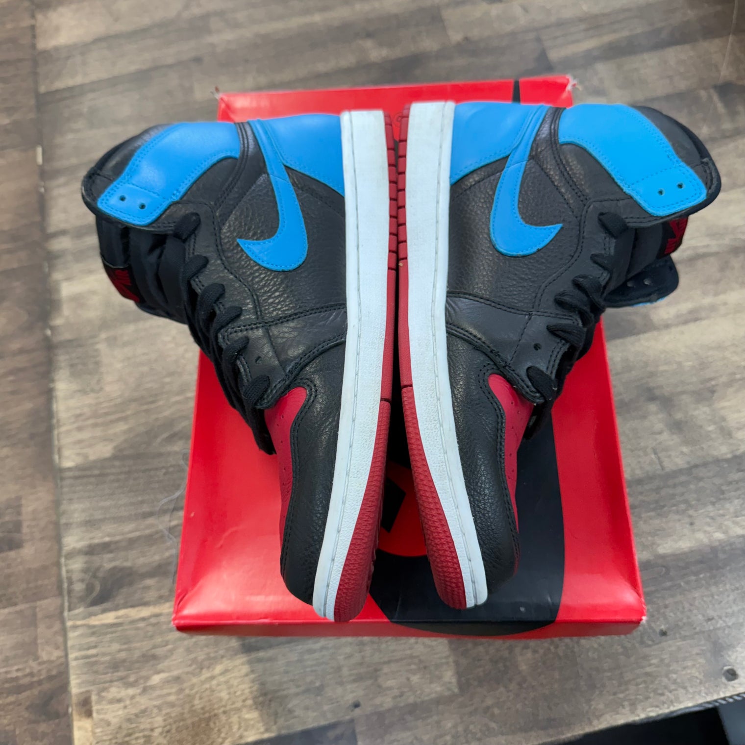 NC to Chi Jordan 1 Retro High (Women's) (USED)
