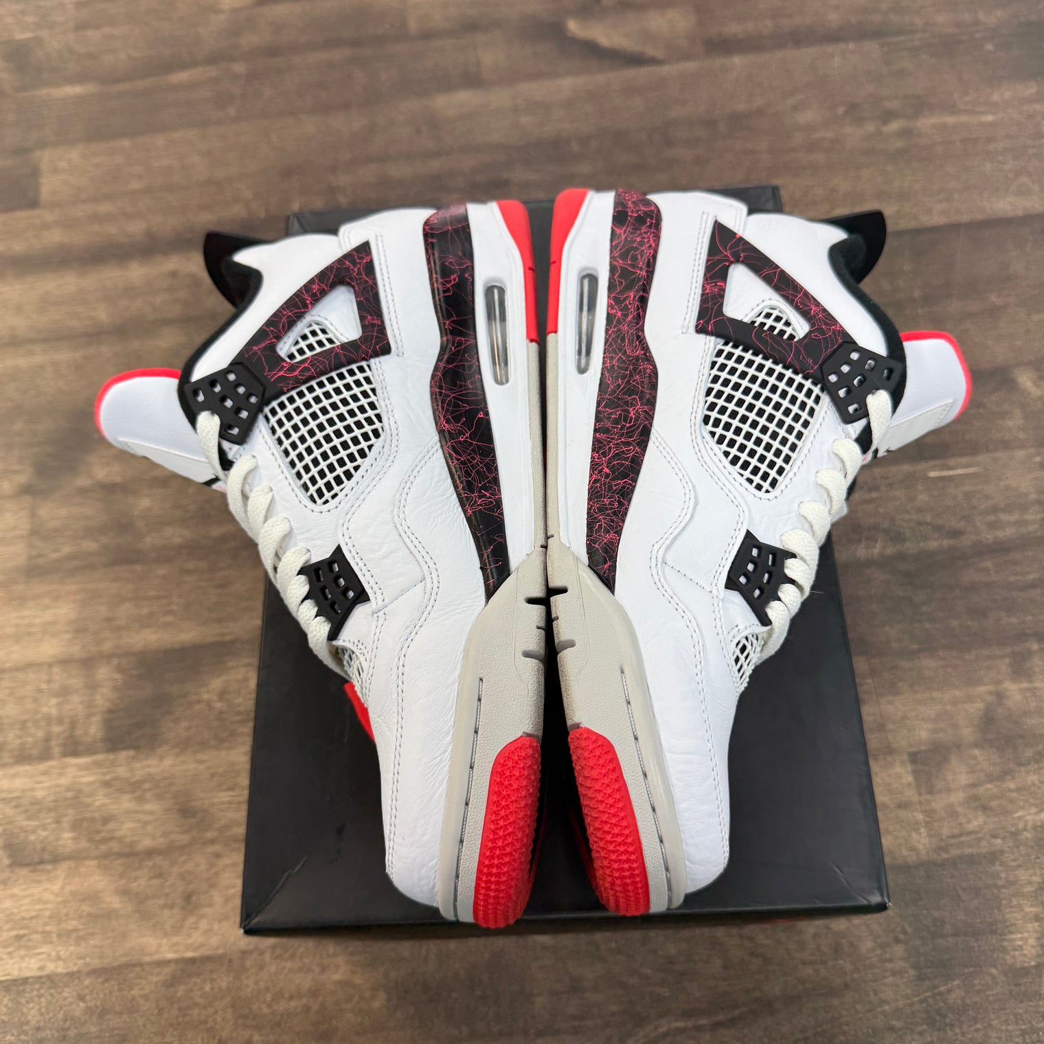Flight Nostalgia Jordan 4 Retro (USED)