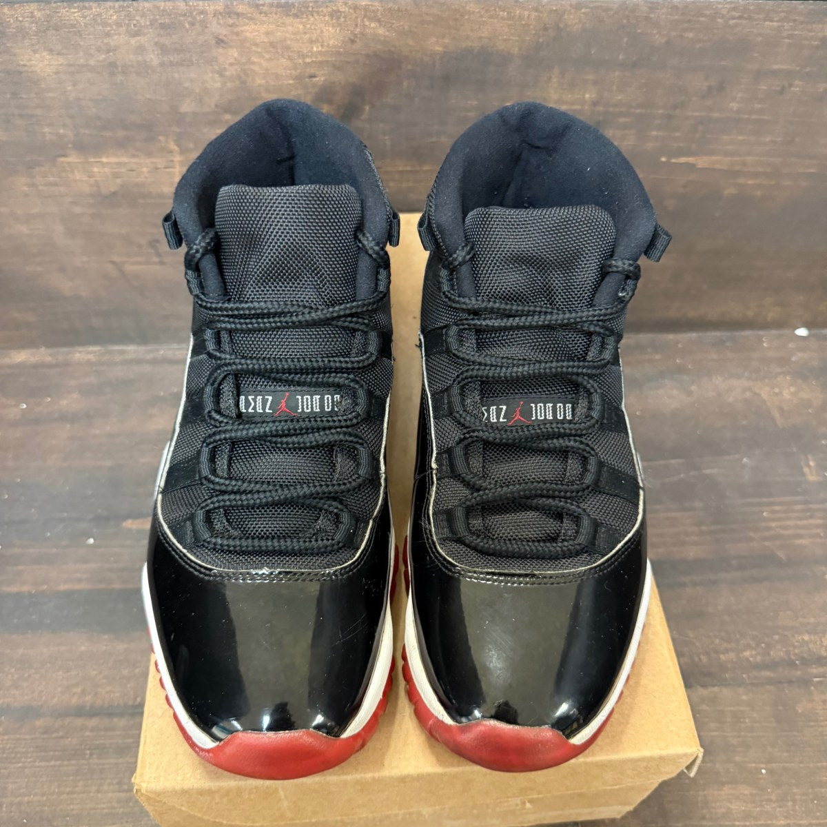 Jordan 11 Retro Playoffs Bred (2019) Size 8.5 (Pre-Owned) - Image 3