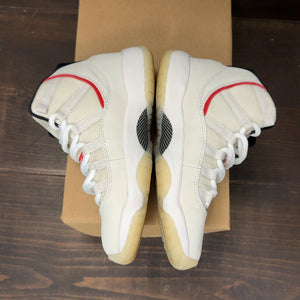 Jordan 11 Retro Platinum Tint (GS) Size 4Y (Pre-Owned) - aux