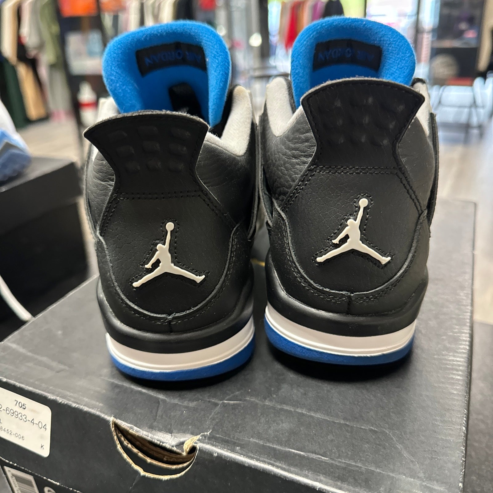 retro 4 motorsport black