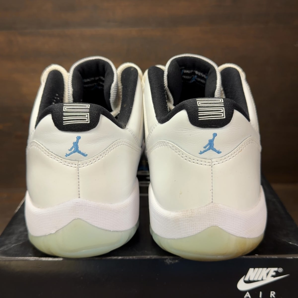 Jordan 11 Retro Low Legend Blue Size 10.5 (Pre-Owned) - aux