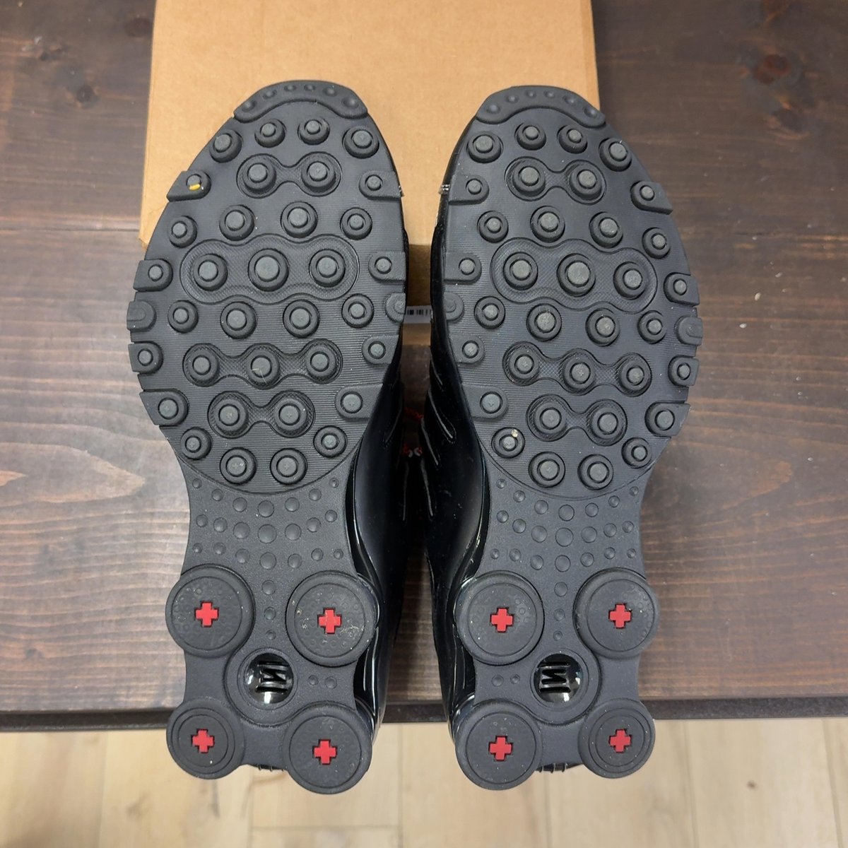 Nike Shox NZ Black Varsity Red Size 11.5 (Pre-Owned) - aux