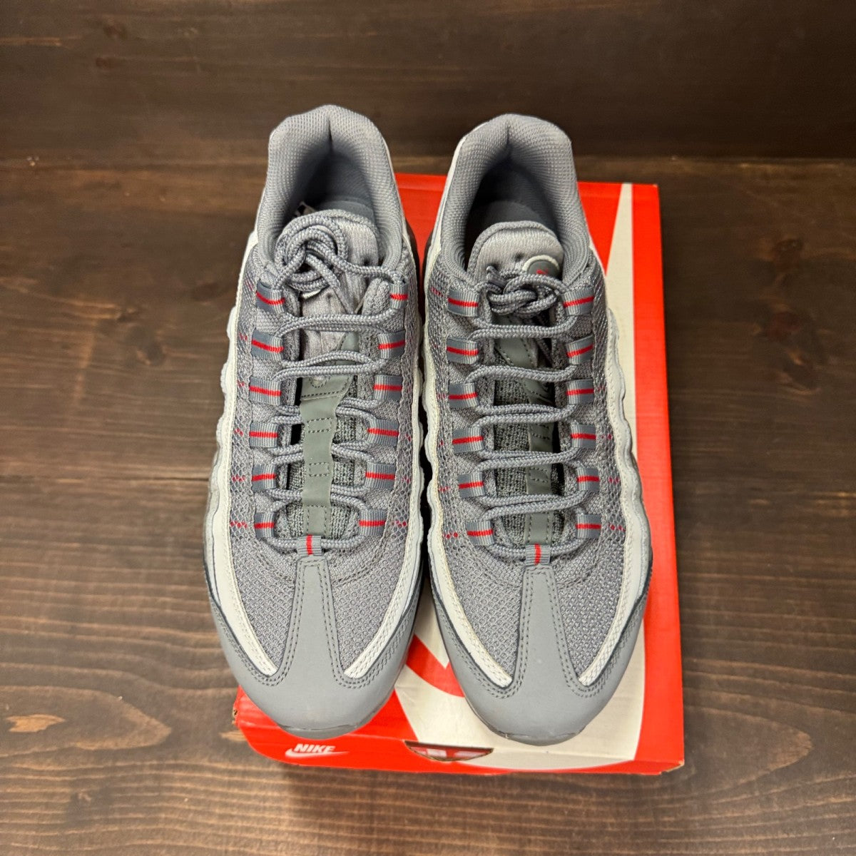 Nike Air Max 95 Grey Red - Image 3