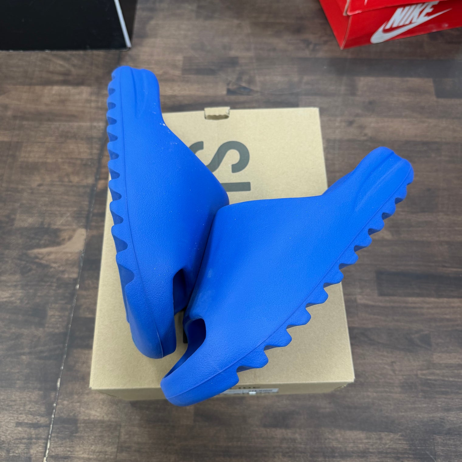 Azure Yeezy Slide (USED)